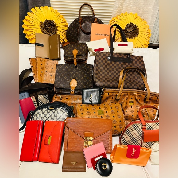 MY LIVE SHOW NOTIFICATION  LIKE THIS  IF YOU WANT TO GET NOTIFIED WHEN I GO LIVE - Picture 4 of 16